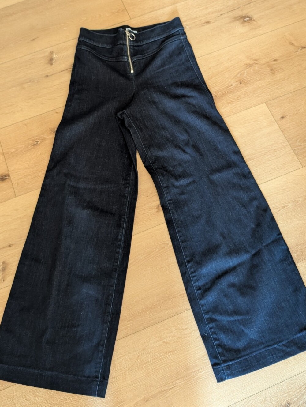 Express Women's Wide-Leg Jeans in Dark Blue Wash